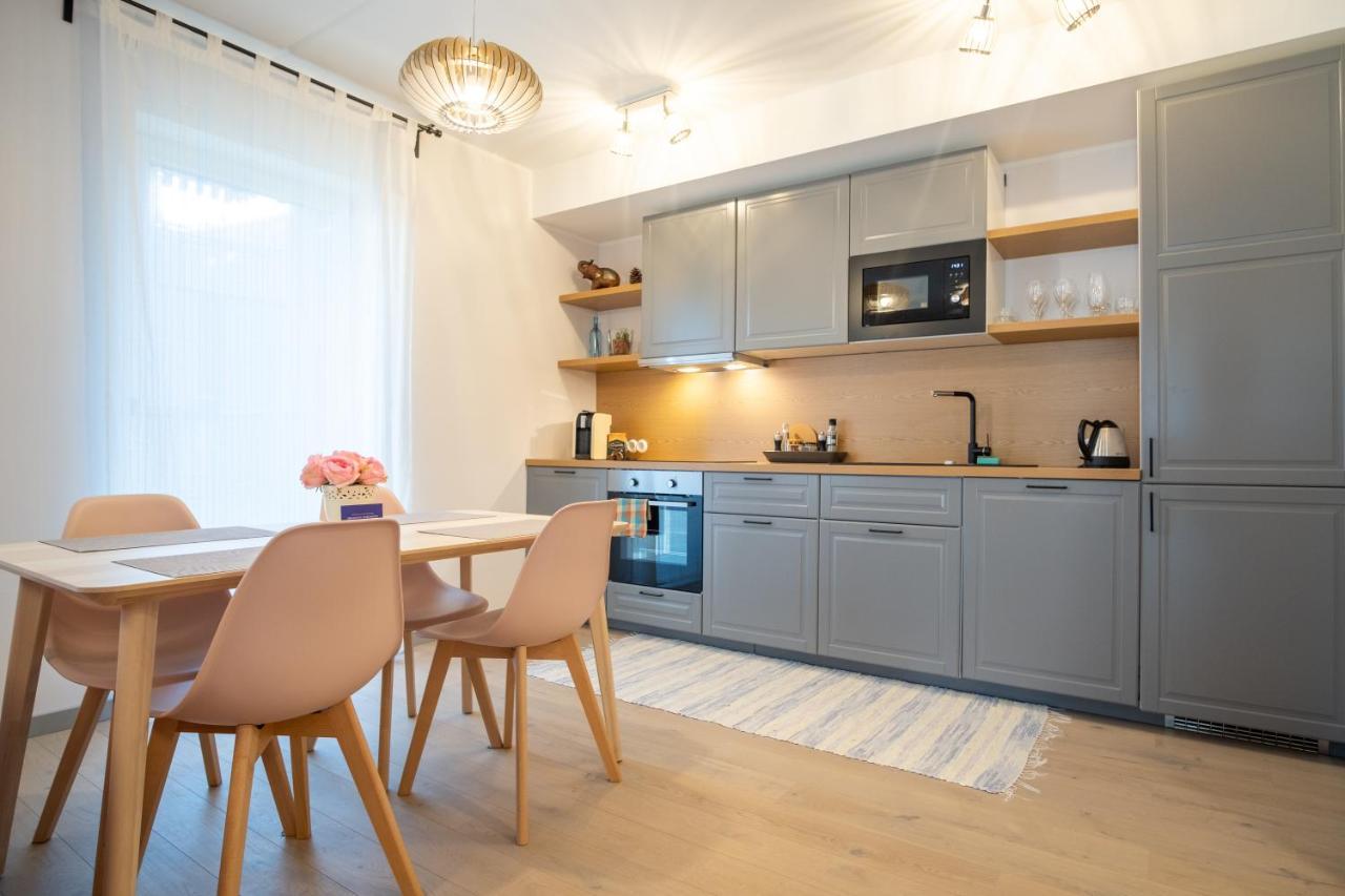 Dream Stay - Brand New Apartment With Balcony & Free Parking Талин Екстериор снимка