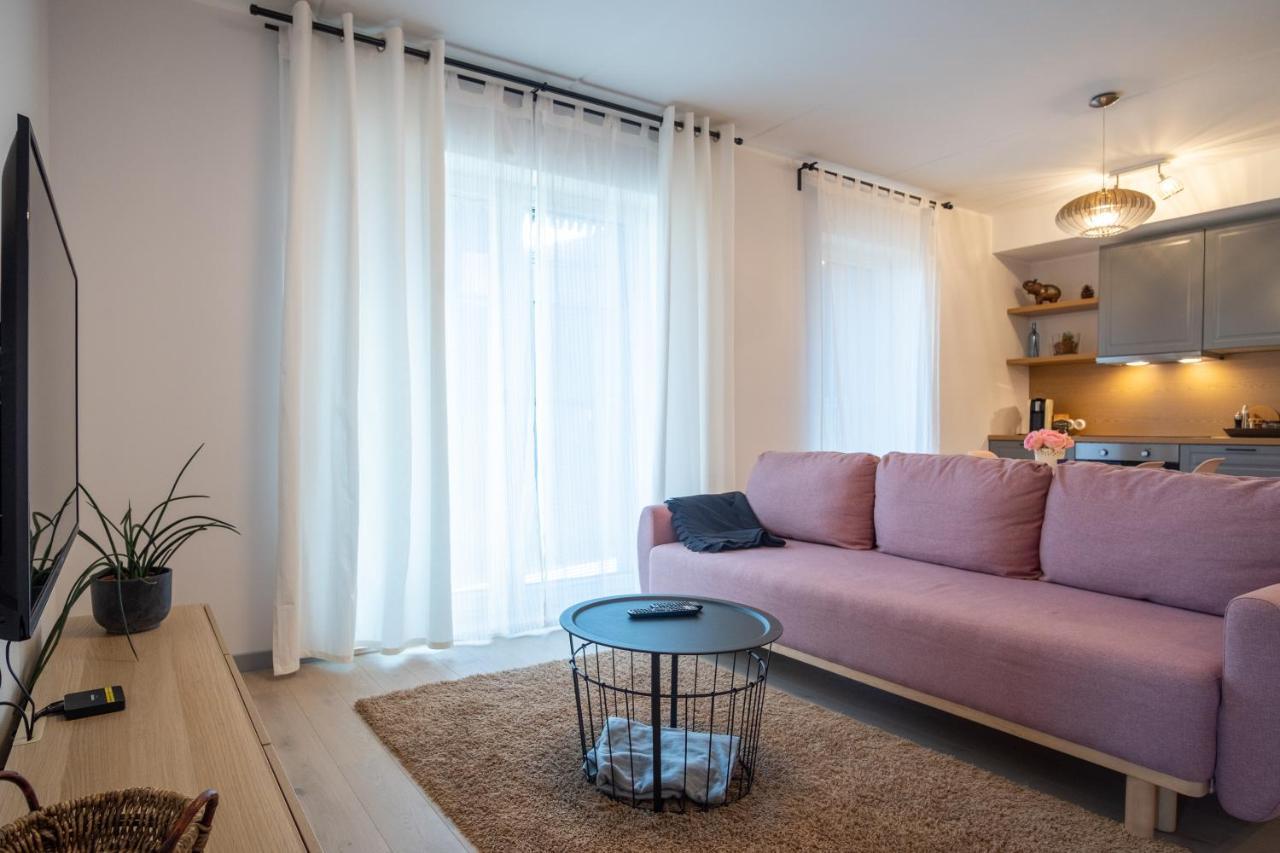 Dream Stay - Brand New Apartment With Balcony & Free Parking Талин Екстериор снимка
