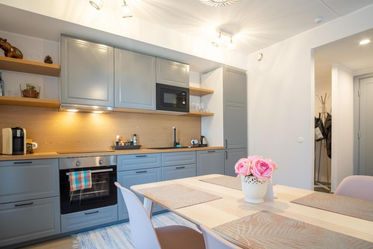 Dream Stay - Brand New Apartment With Balcony & Free Parking Талин Екстериор снимка